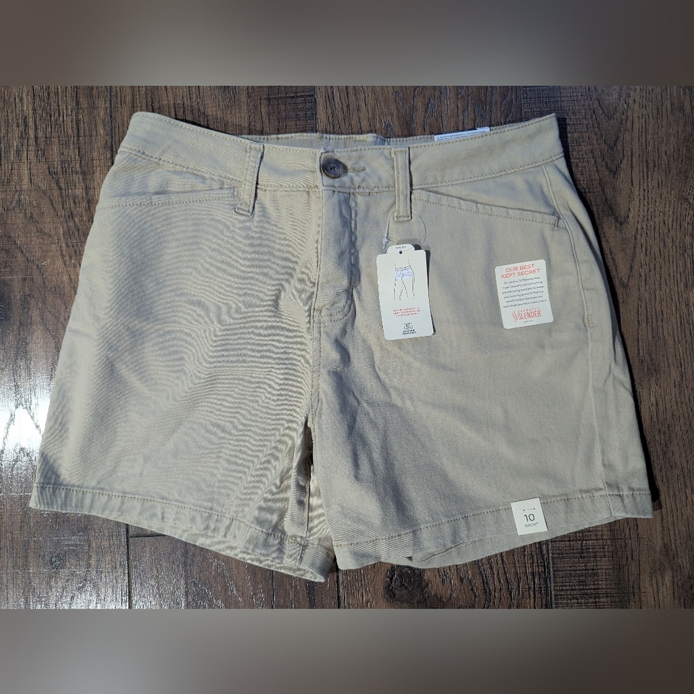 St Johns Bay Women's Khaki 5" Short Shorts Secretly Slender Size 10 Mid Rise NWT